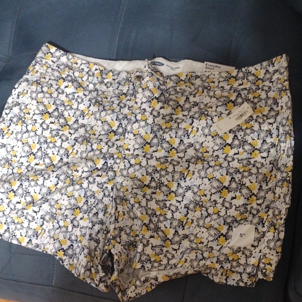 Old Navy Women's High Waist Floral Shorts - Black, White, Yellow